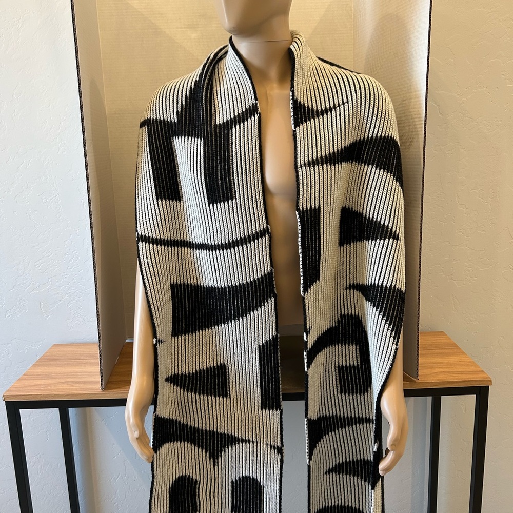 Balenciaga Logo Knitted Reversible Scarf